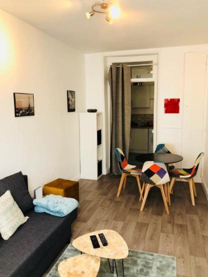 Aux Clefs Des Sacres - Jean De La Fontaine Appartement Reims Buitenkant foto